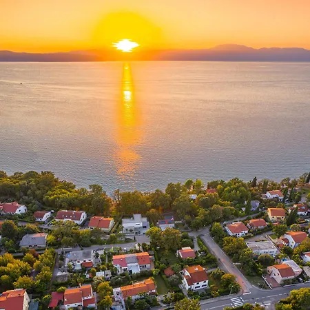 Olive Garden & Sunset View * Njivice