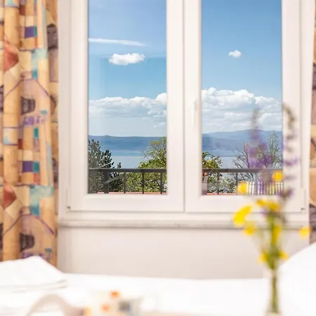 Olive Garden & Sunset View Apartment