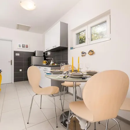 Olive Garden & Sunset View Apartment *